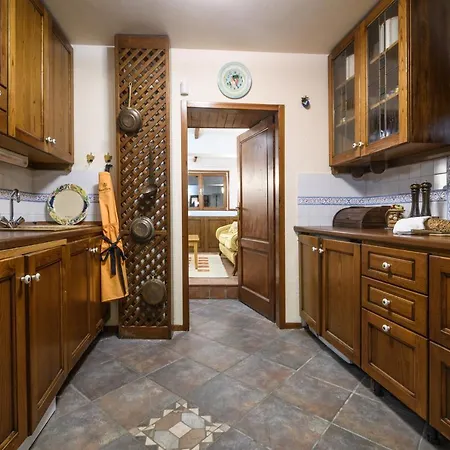 Anna Luxury Shtarkelovo Gnezdo