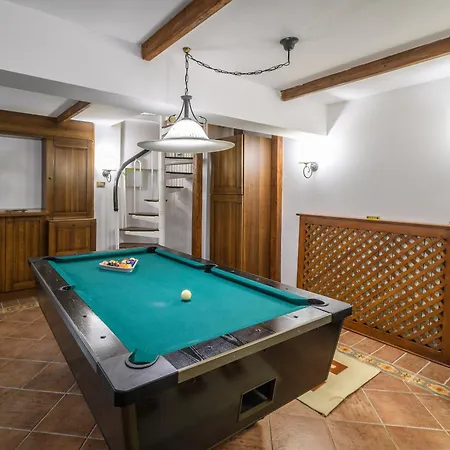 Anna Luxury Shtarkelovo Gnezdo