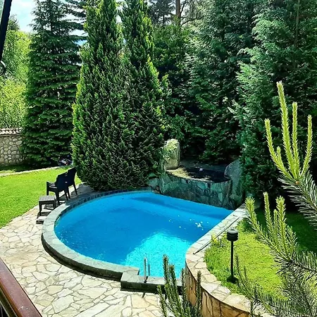 Anna Luxury